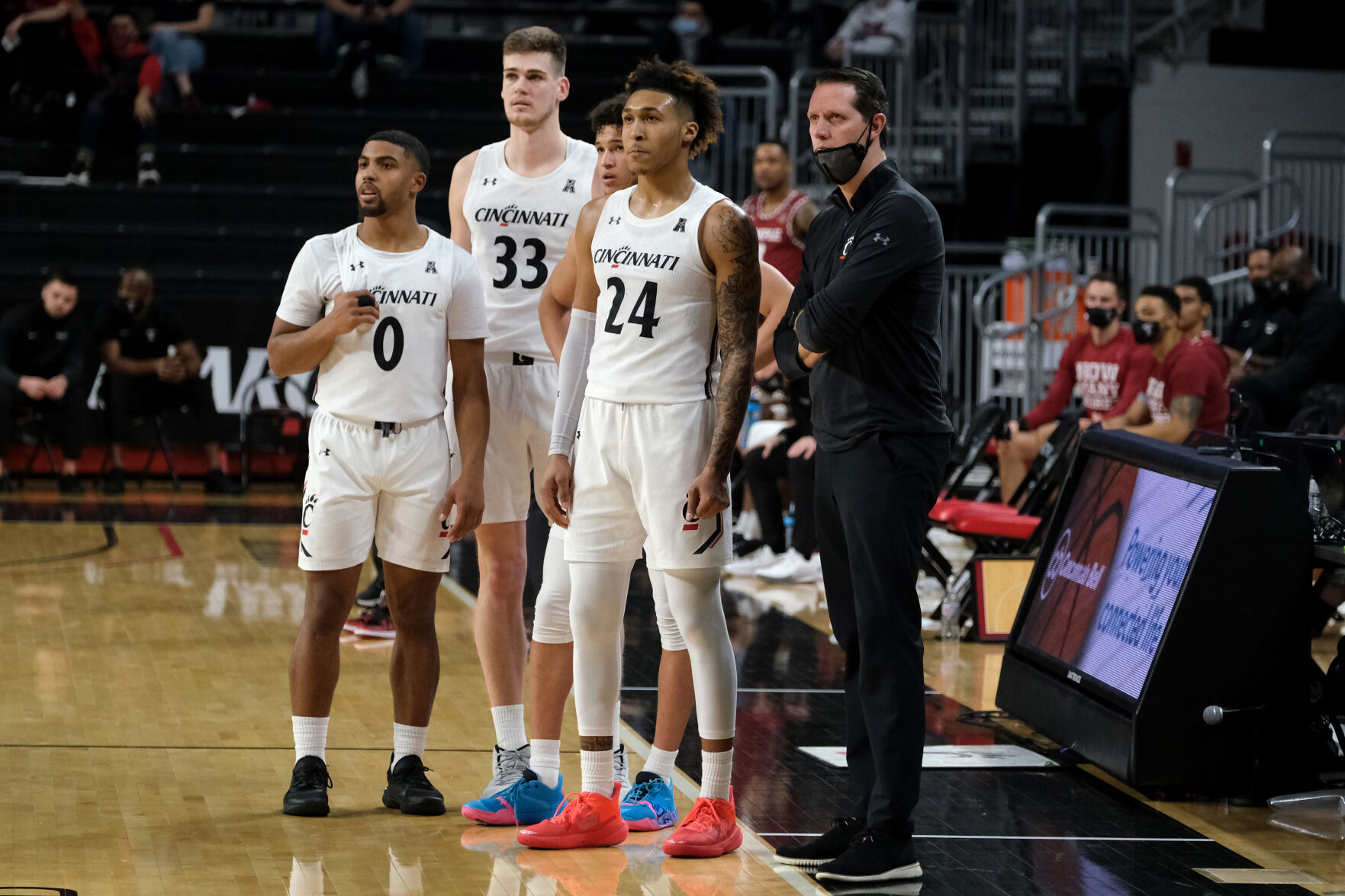 TNR UC MBB vs Temple 021221 AAM13824.jpg